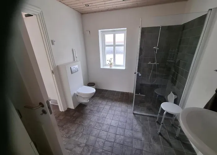 Bondehuset * Ansager